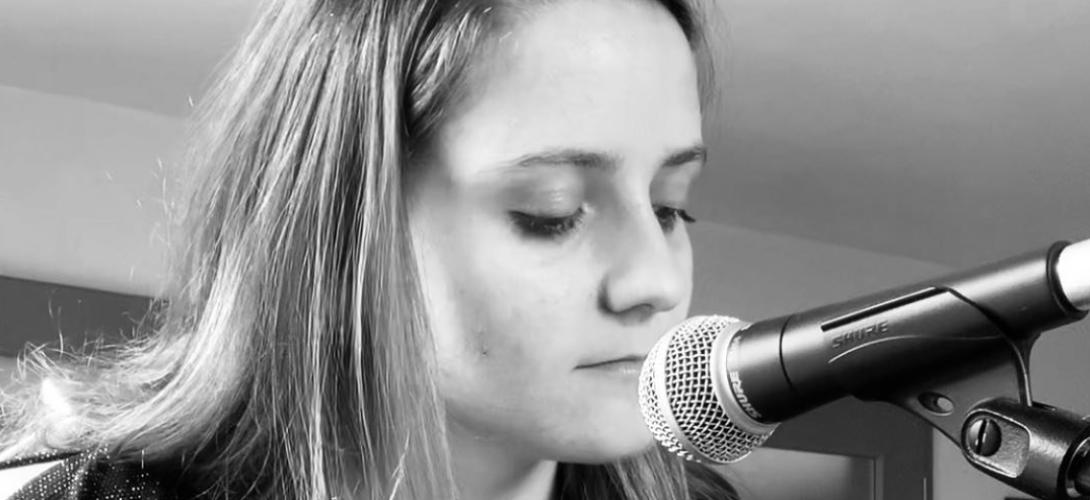 Bild von Franzi am Mikrofon